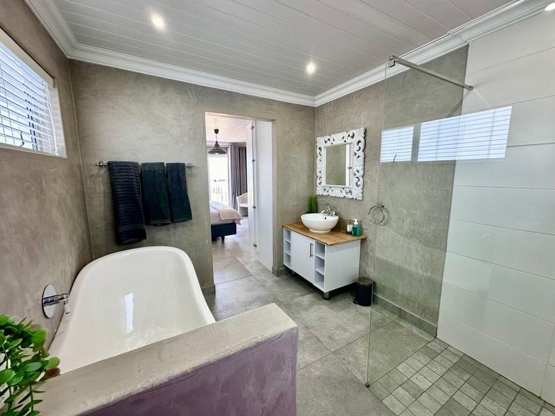 To Let 4 Bedroom Property for Rent in Pinnacle Point Golf Estate Western Cape